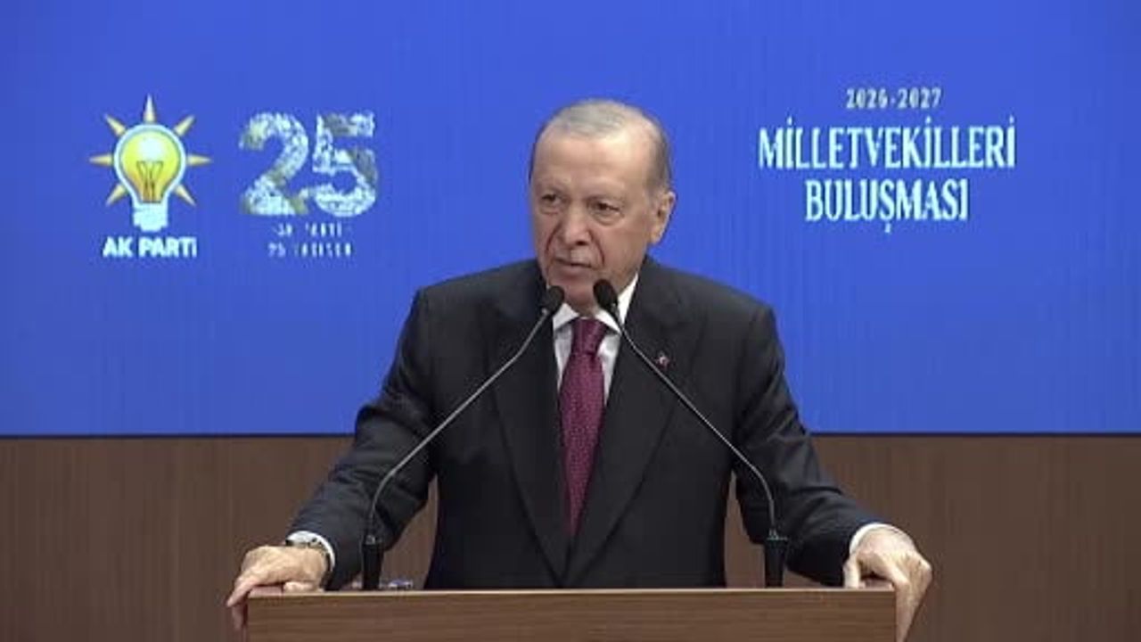 İzmir'de yönetimde dönüşüm: Cemil Tugay'a rozetini Erdoğan taktı