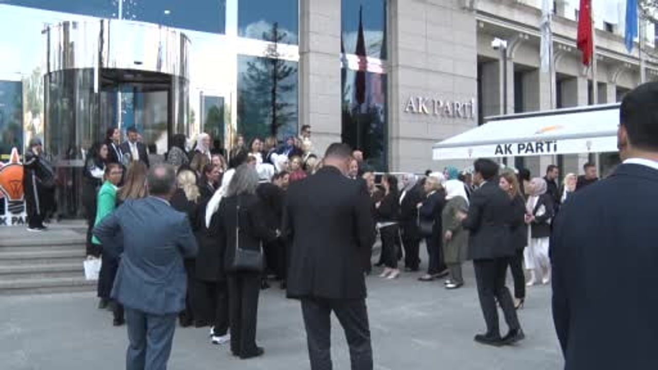 İzmir’i ayağa kaldırma hedefiyle CHP’den AK Parti’ye geçen başkan