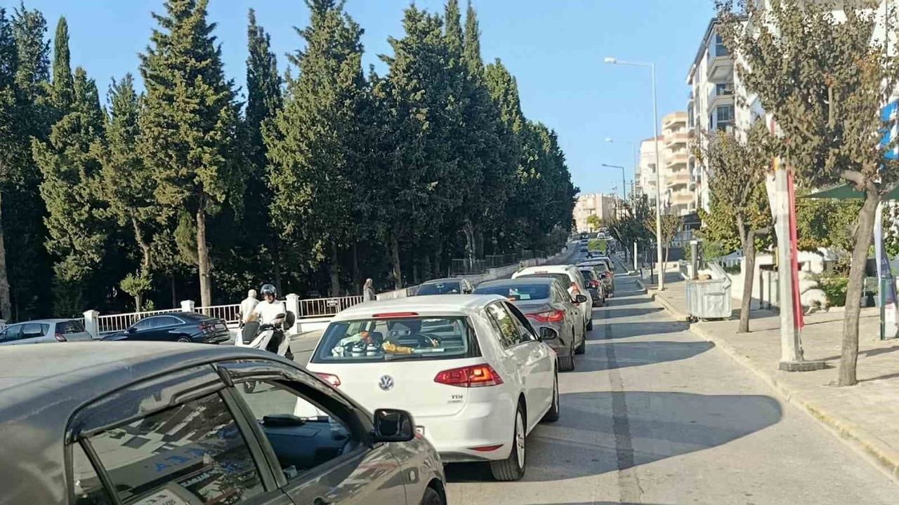 İzmir'in araç filosu büyüyor: kayıtlı sayısı 2 milyon 185 bine ulaştı
