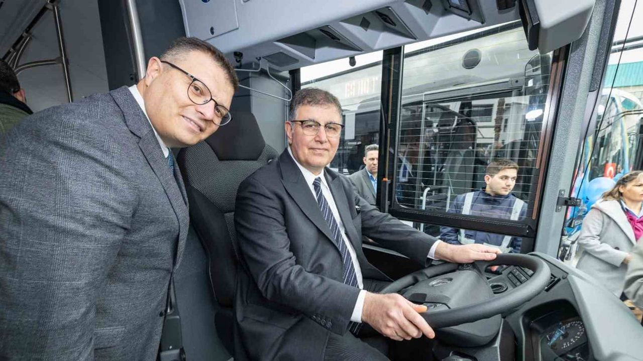 İzmir’in toplu taşımada yeni dönemi: 111 otobüs hizmete giriyor