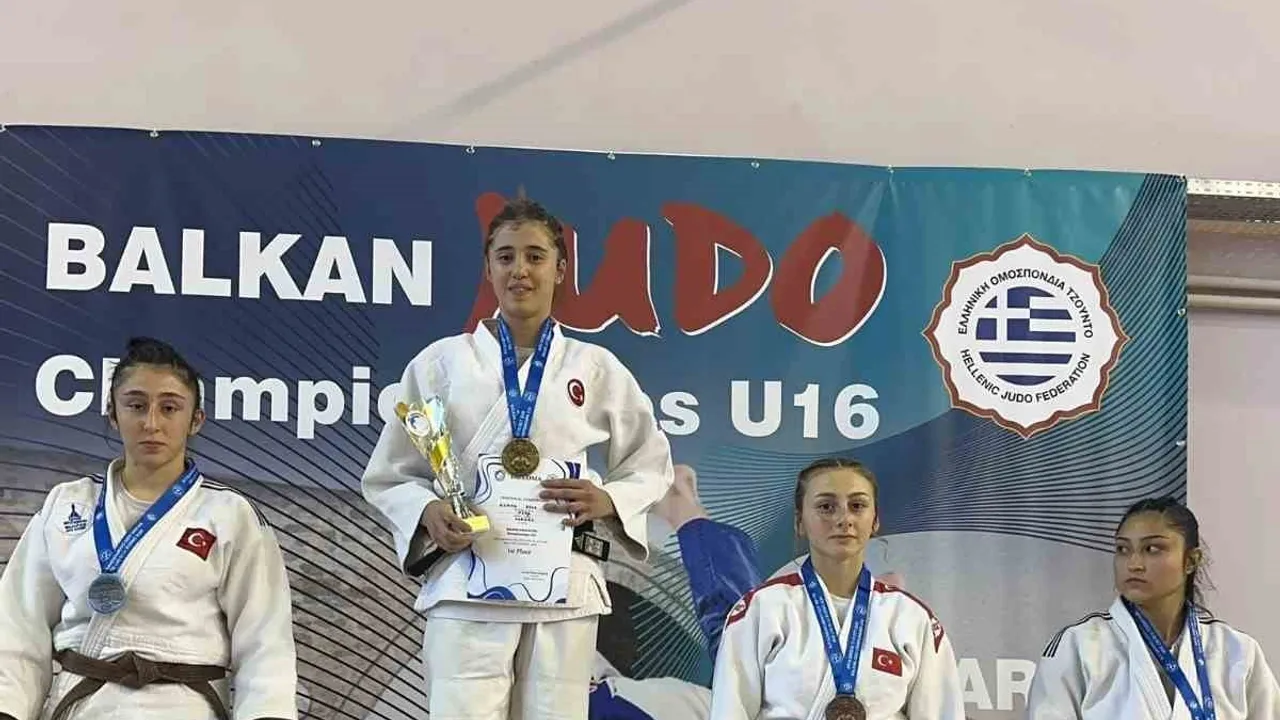 İzmirli yıldız judocular Arta'da üç madalya kazandı