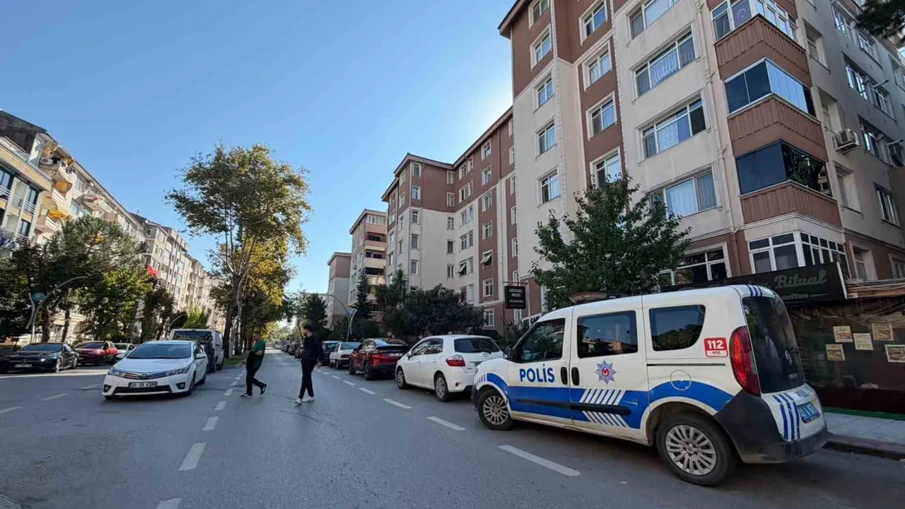İzmit'te mal paylaşımı davası günü eski eşi tarafından vurulan kadın yaşamını yitirdi