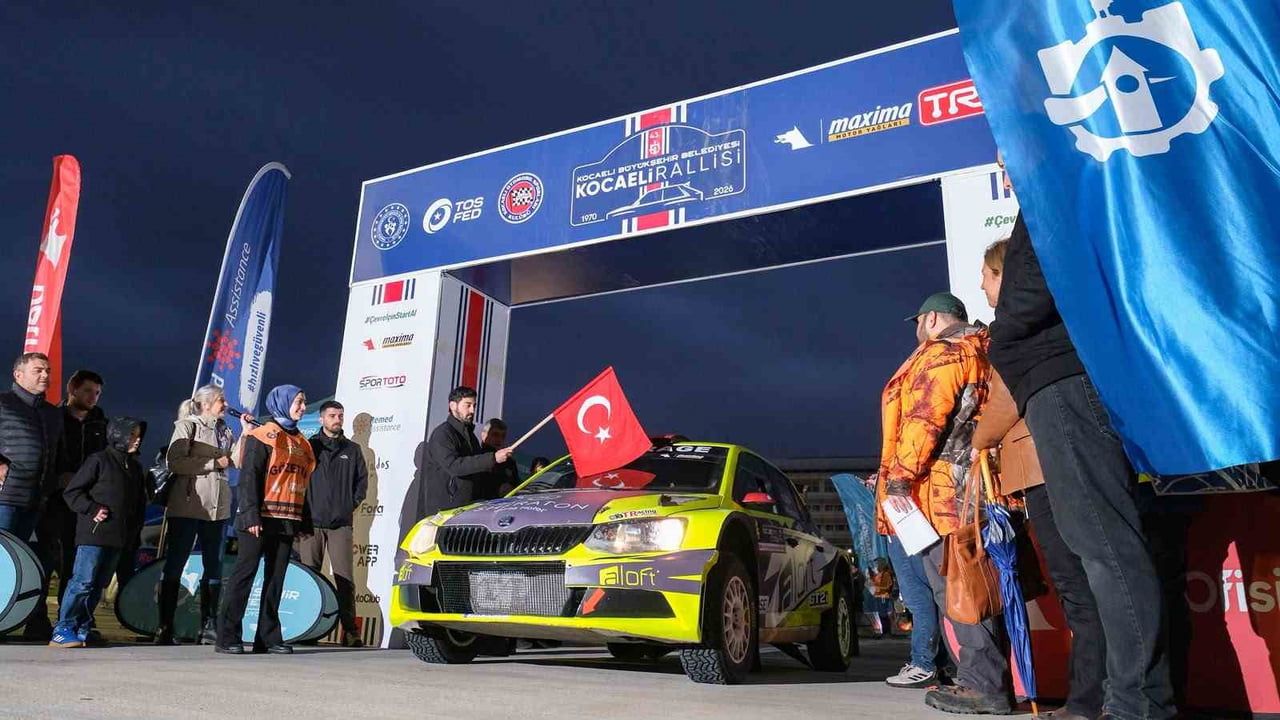 İzmit'ten start alan ralli: Kocaeli'de 80 sporcu 111 kilometrelik parkurda yarışıyor