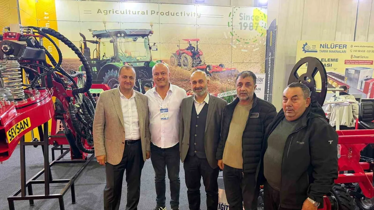 İznik belediye başkanı fuarda yerel üreticilerle bir araya geldi