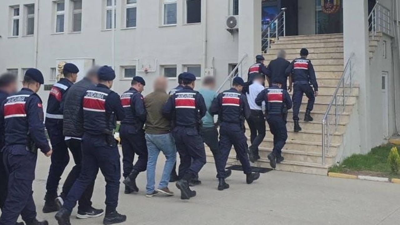 İznik'te radar ve kontrol uyarıları paylaştıkları iddiasıyla 8 kişi gözaltına alındı