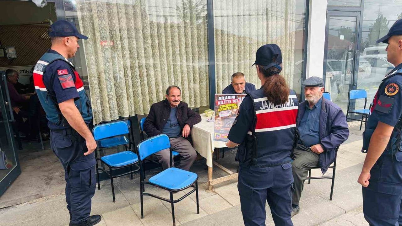 Jandarma köy köy dolaşıp çocukları silahlardan koruma çağrısı yaptı