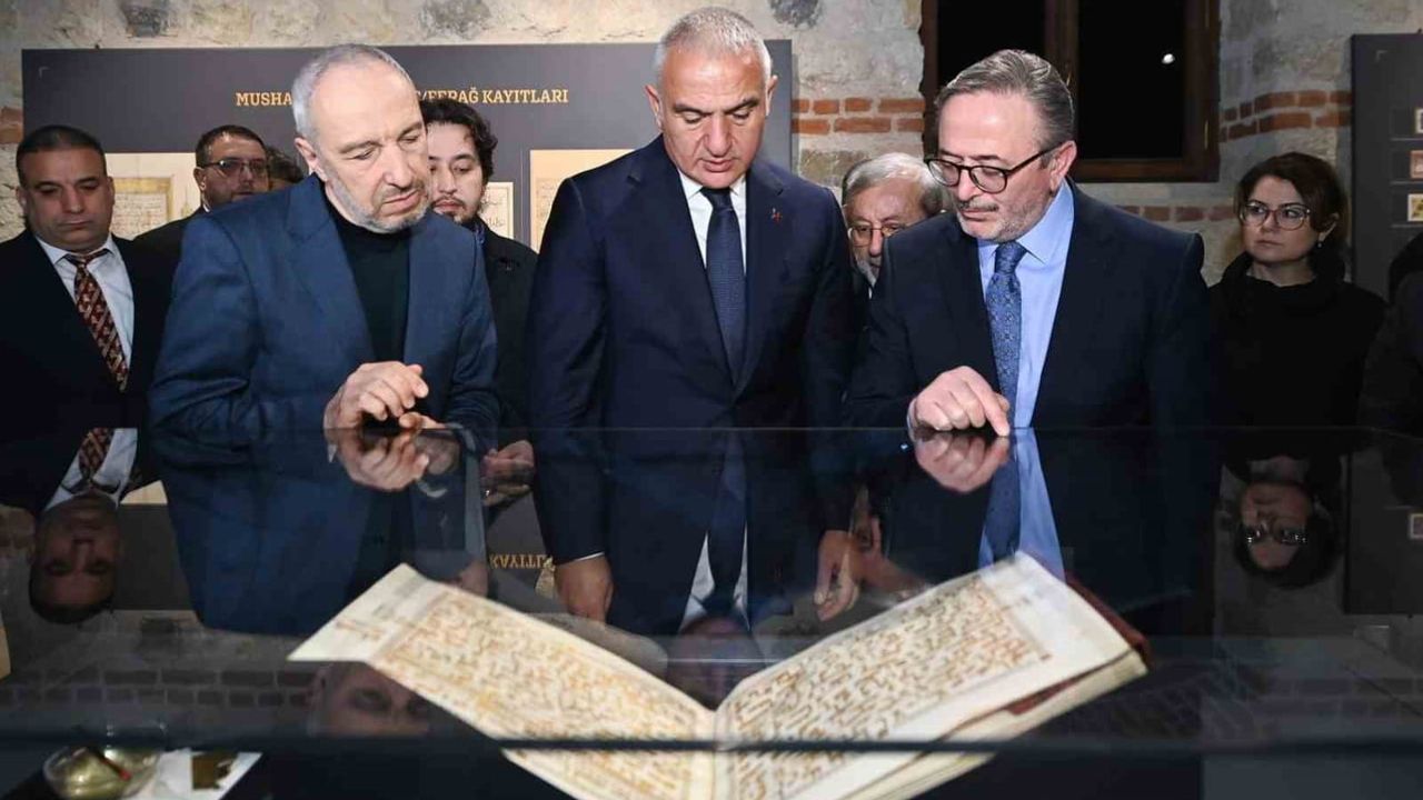 Kabe yazısıyla tanınan hattattan millete armağan: el yazması mushaf Süleymaniye'ye vakfedildi