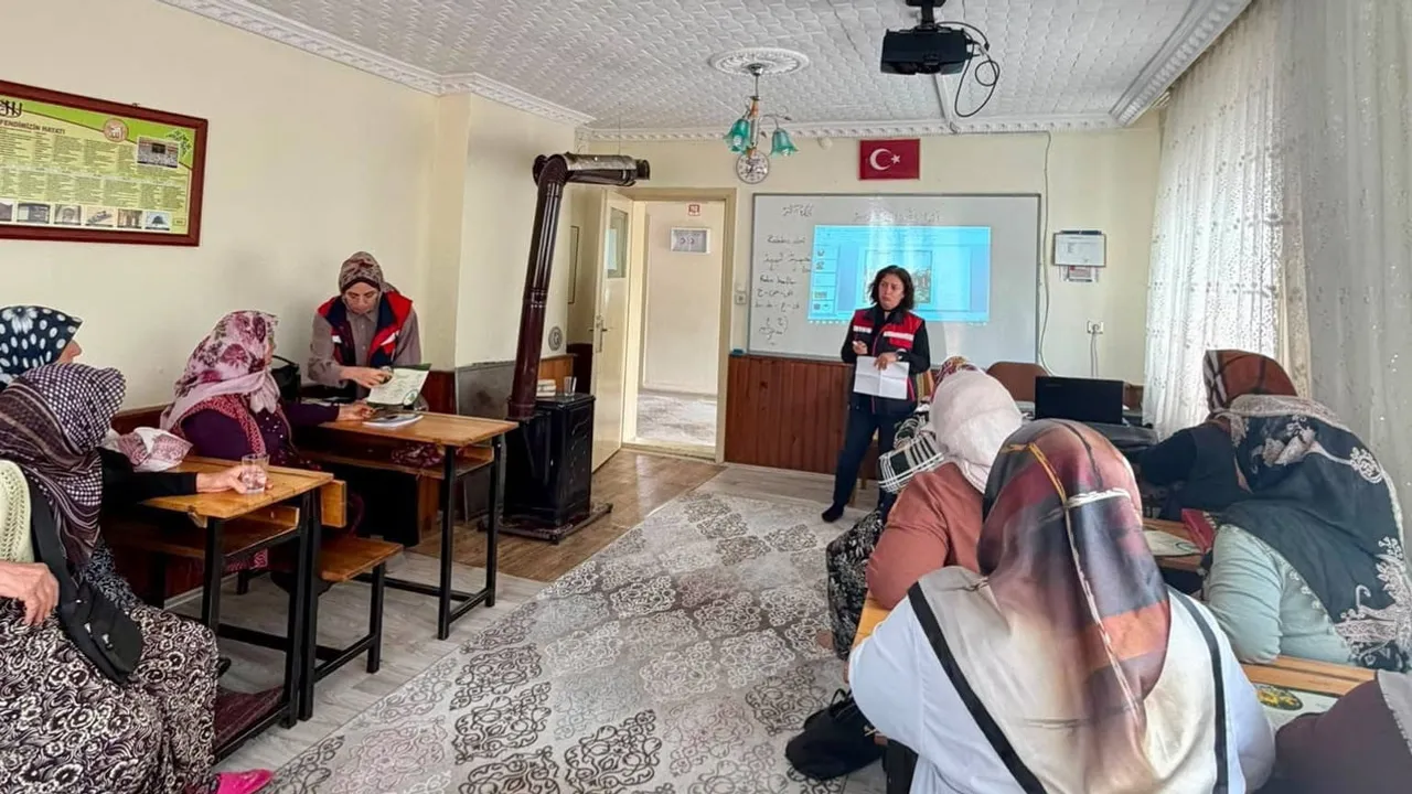 Kadın çiftçilere gıda güvenliği ve destekleme odaklı tarımsal eğitim
