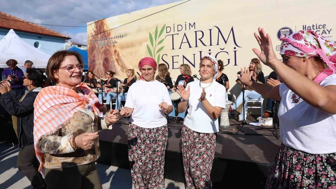Kadın çiftçilerin kortejiyle renklenen Didim tarım şenliği üçüncü günü geride bıraktı