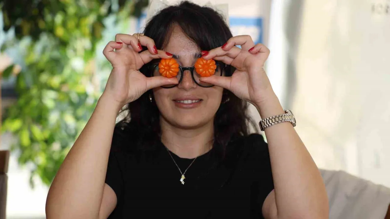 Kadınlar mum tasarlayarak el becerilerini ve sosyal bağlarını güçlendirdi