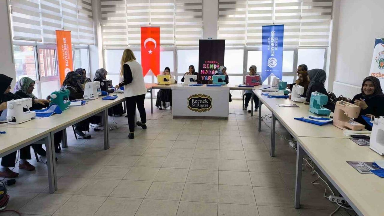 Kadınlar Singer atölyesinde üretmenin mutluluğunu yaşadı