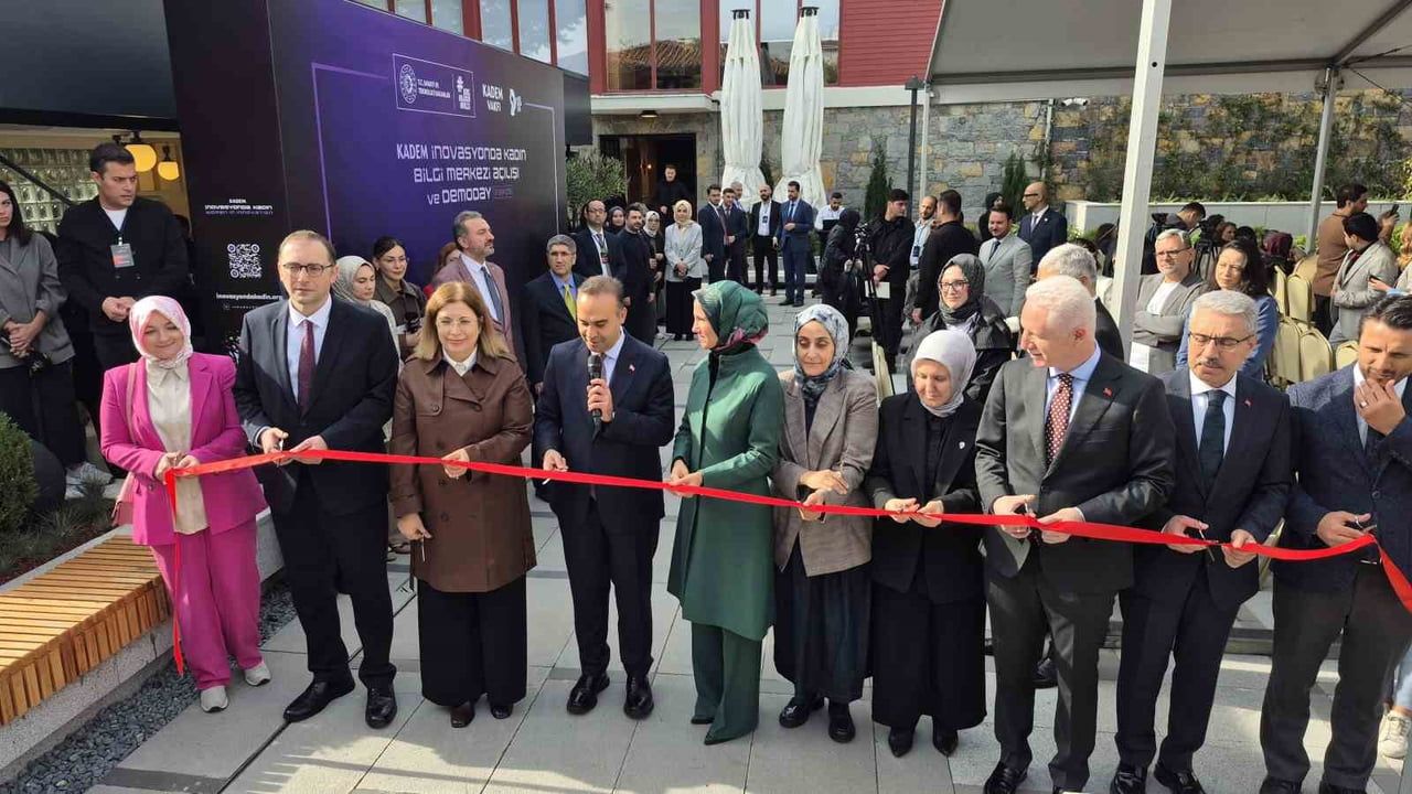 Kadınların teknoloji sahnesi genişliyor: inovasyonda kadın bilgi merkezi açıldı