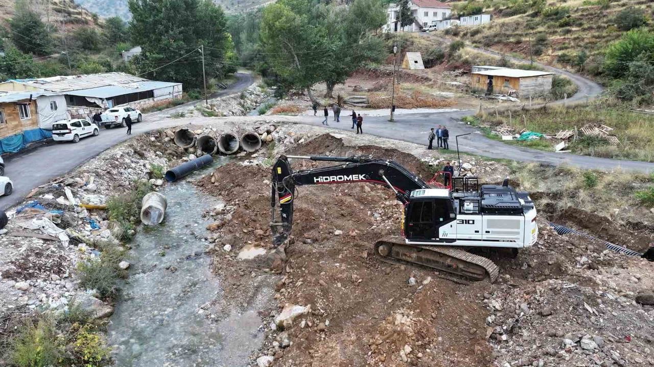 Kadiruşağı'nda yarım asırlık köprü sorunu iki kemerle son buluyor
