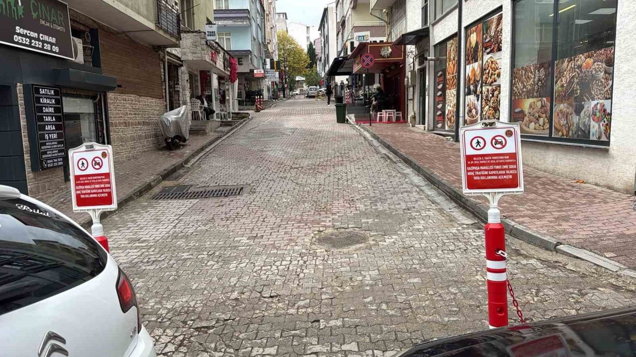 Kafeler sokağı'nda yaya önceliği: Yunus Emre araç trafiğine kapatıldı
