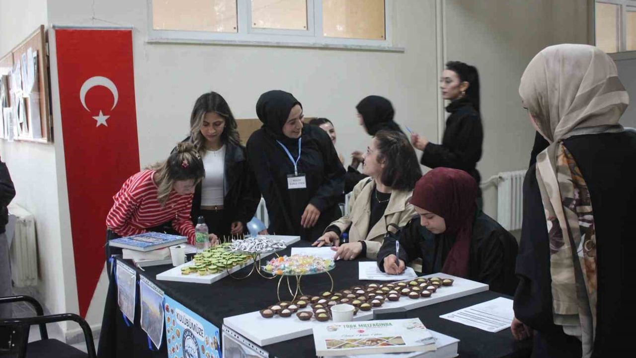 Kafkas Üniversitesi'nde mutfak sanatları kampüste canlandı