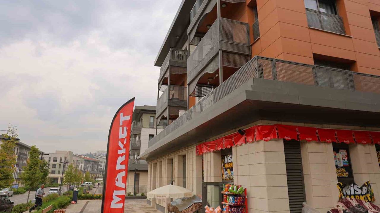 Kahramanmaraş'ta Azerbaycan mahallesinde esnaf kepenklerini açtı, ticaret canlandı