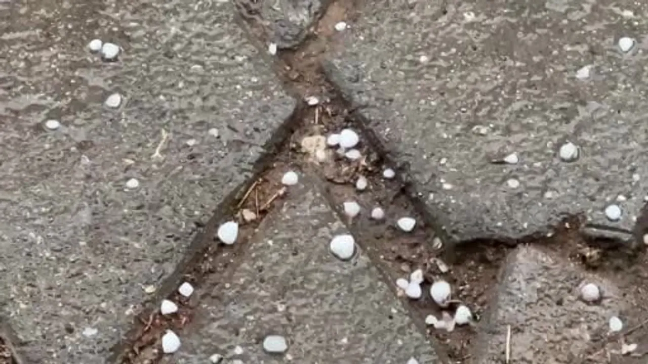 Kahramanmaraş’ta kısa süreli yağmur ve dolu bazı caddeleri etkiledi
