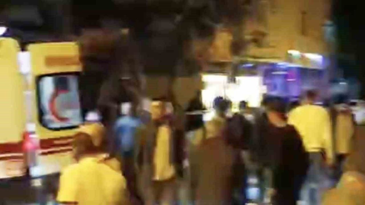Kahta'da caddede devrilen motosiklet iki kişi yaraladı