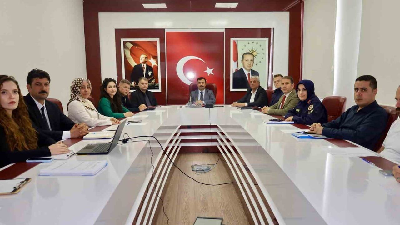 Kahta’da kurumlar bir araya gelerek kadına yönelik şiddet ve çocuk korumasını değerlendirdi