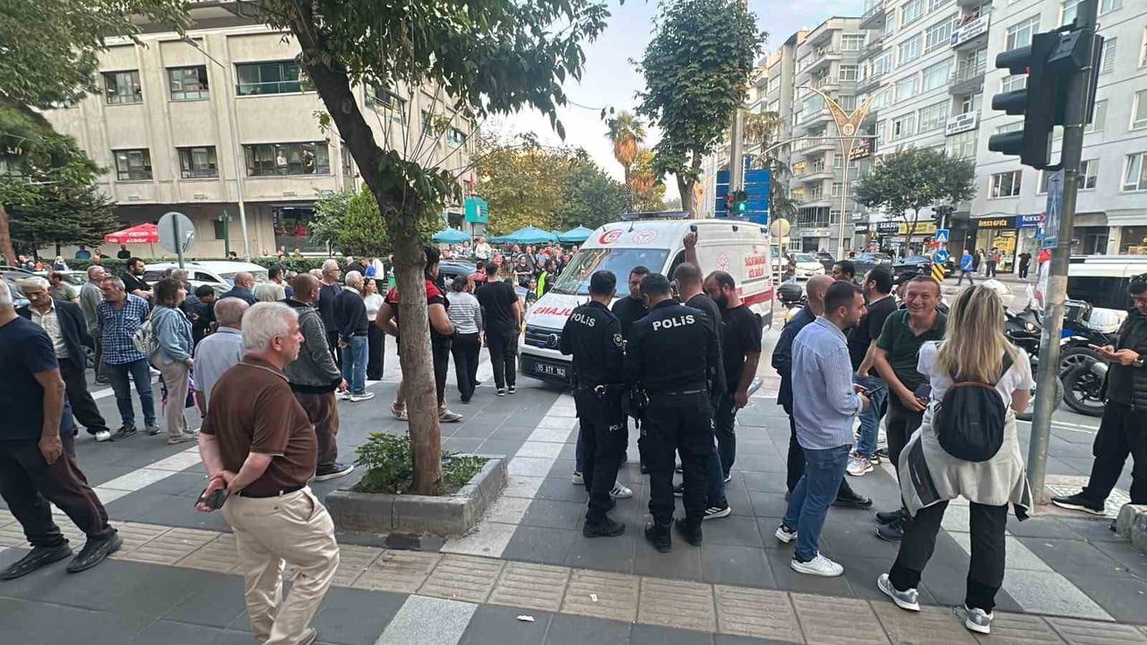 Kale Mahallesi'nde genç cadde ortasında darbedildi