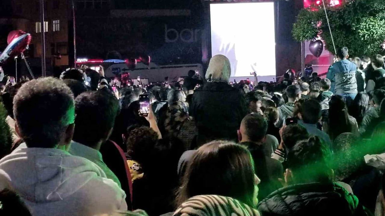 Kaman’da 35. ceviz festivalinde Ece Seçkin ve Poizi coşkusu