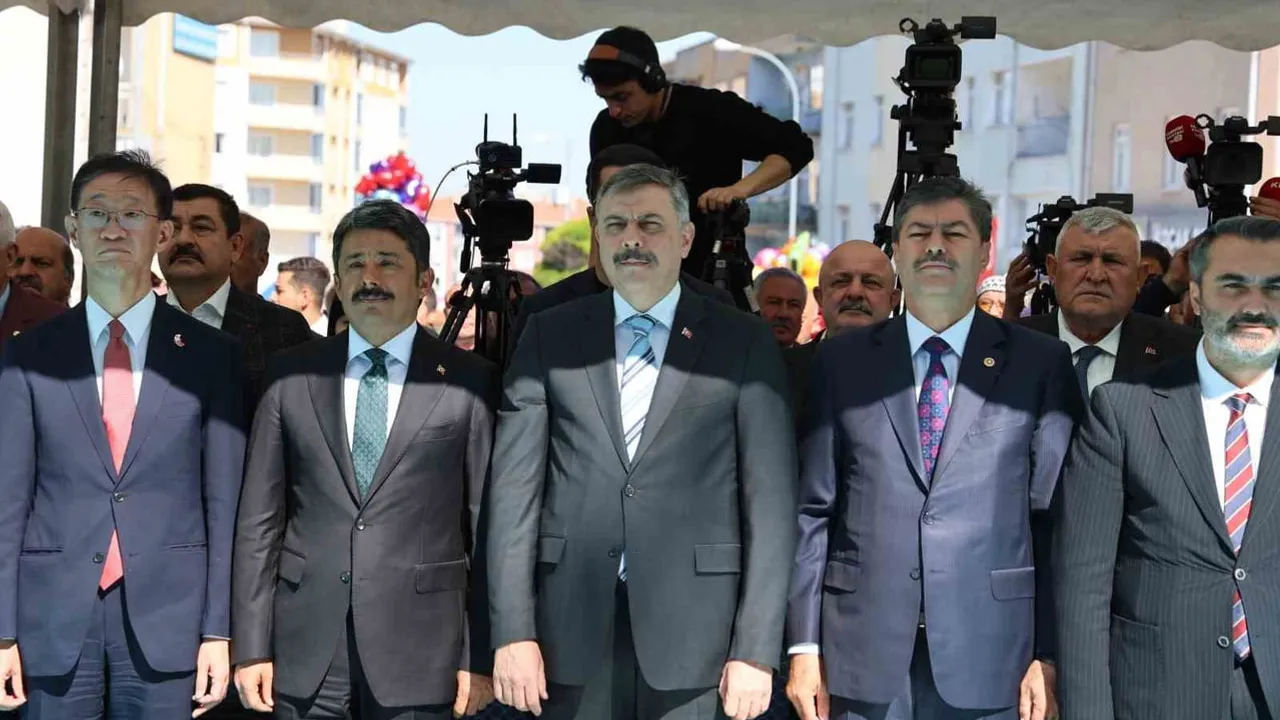 Kaman'da festivalde bakan Çiftçi: vatandaşın evinde huzur önceliğimiz