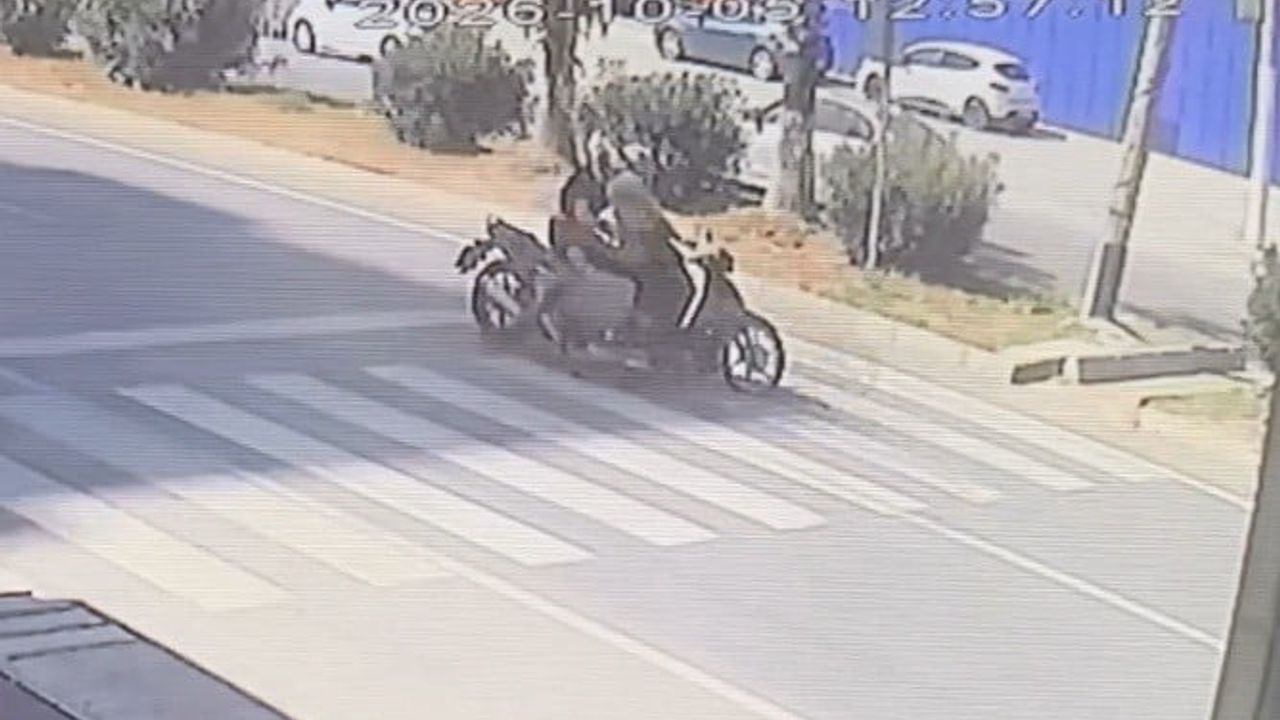 Kameraya yansıyan çarpışma: Erdemli'de motosiklet sürücüsü hayatını kaybetti