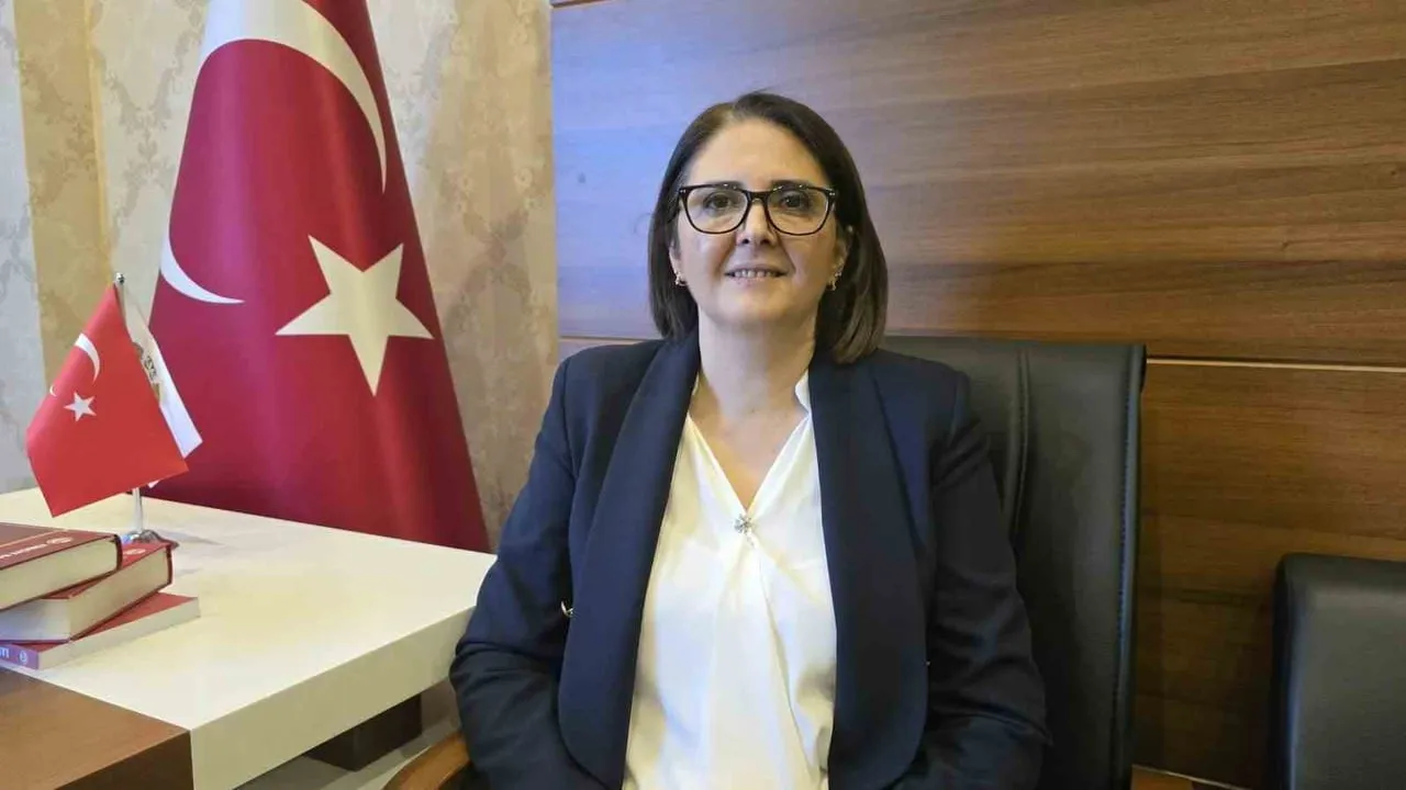 Karabük barosunda bir ilk: üç kadın adaydan Sibel Şirin başkan seçildi