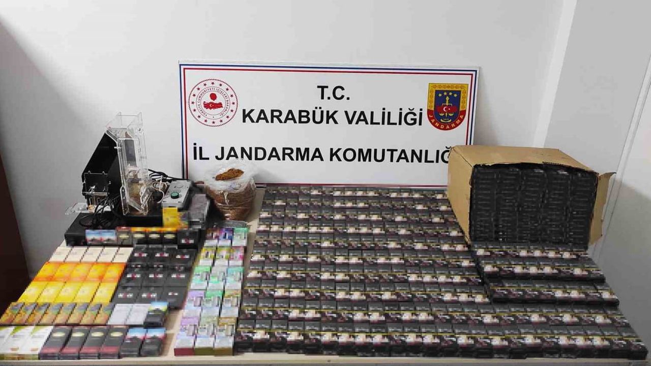 Karabük'te bir iş yerinde çok sayıda kaçak tütün ürünü ele geçirildi
