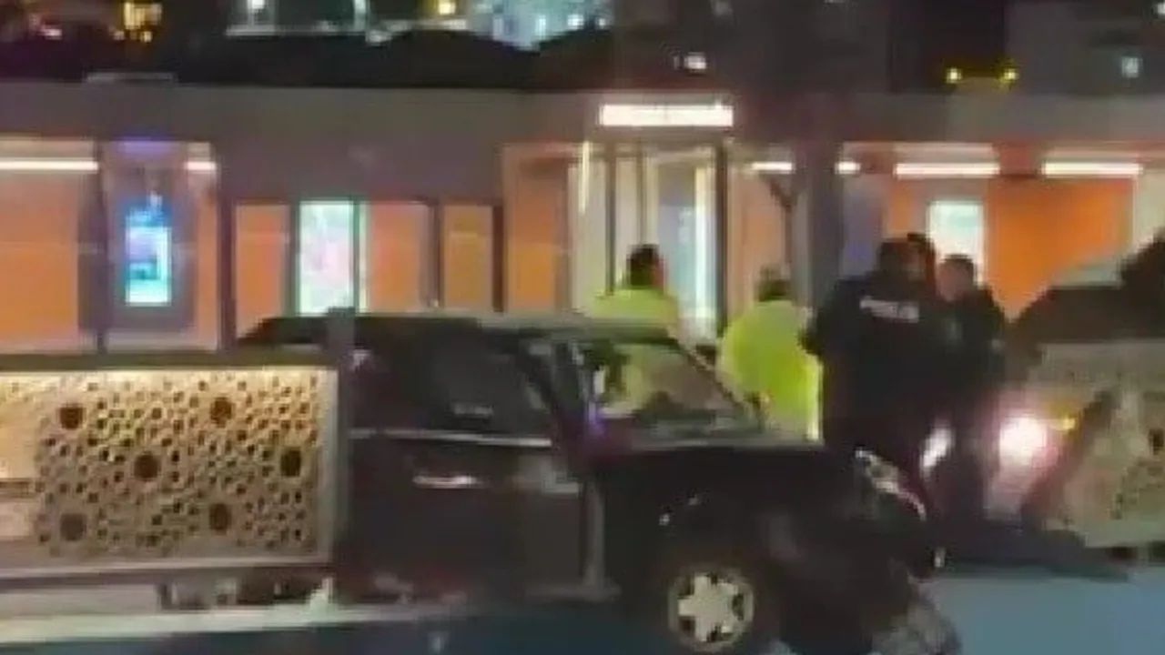 Karabük'te kalp krizi geçiren sürücünün otomobili korkuluklarda askıda kaldı