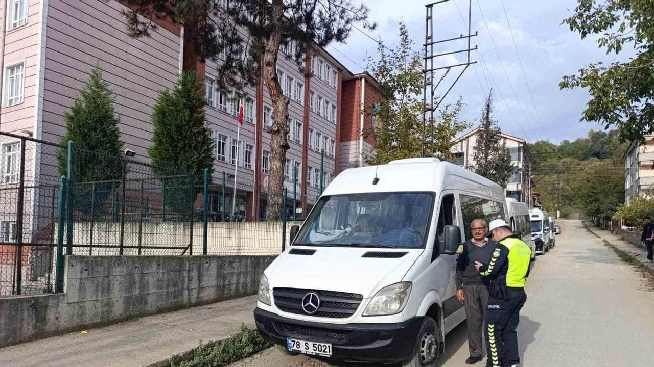 Karabük'te öğrencilerin güvenliği için okul çevrelerinde kapsamlı denetim