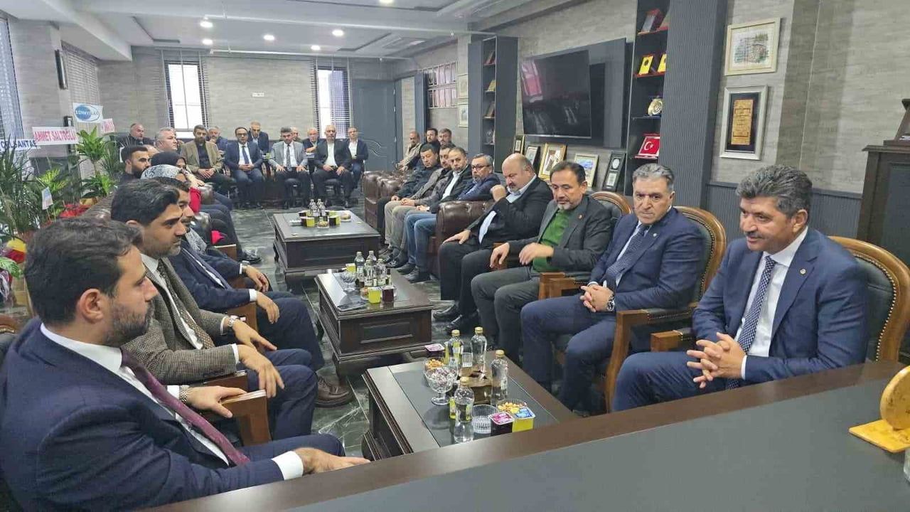 Karabük'te ticaret odasında el ele mesajı