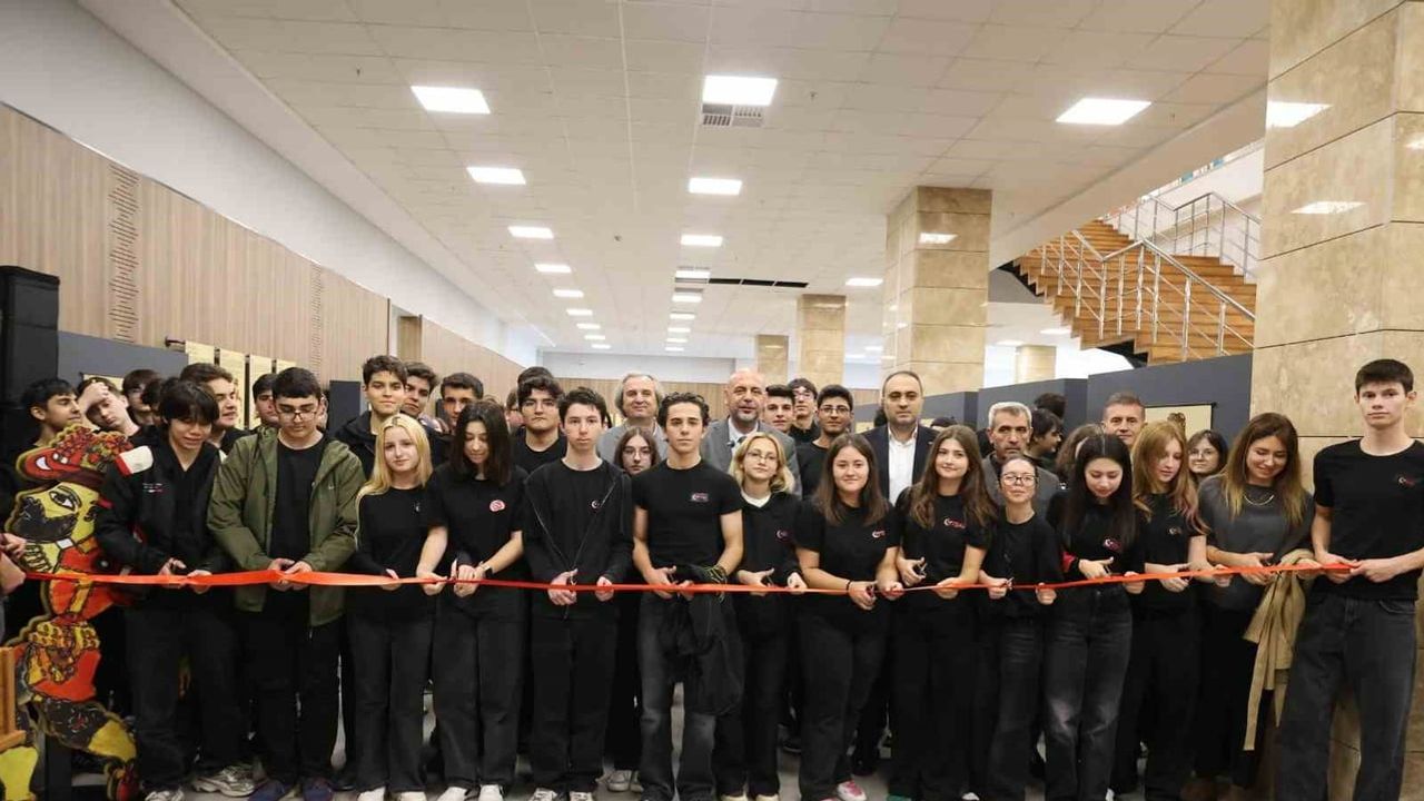 Karagöz perdesiyle Bursa’da somut olmayan miras sahnede