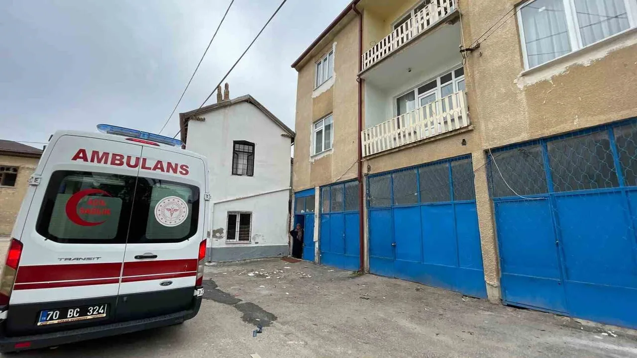 Karaman'da balkonda oynayan 2 yaşındaki çocuk asfalta düşüp yaralandı