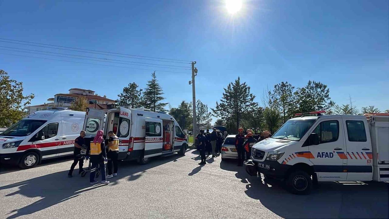 Karaman'da tehlikeli kavşakta çarpışma: üç kişi yaralandı