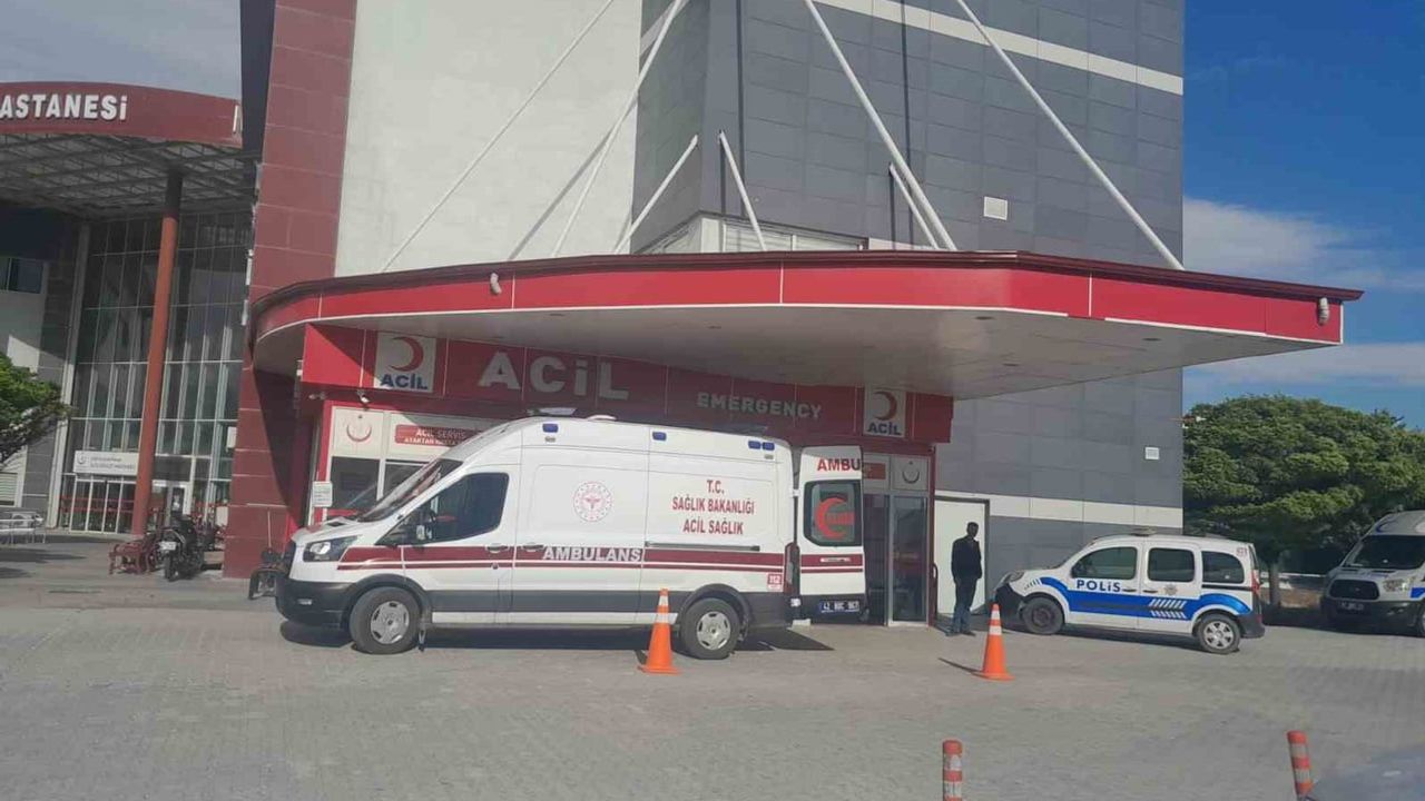 Karapınar’da kavşakta çarpışma: motosiklet sürücüsü ve yolcu yaralandı