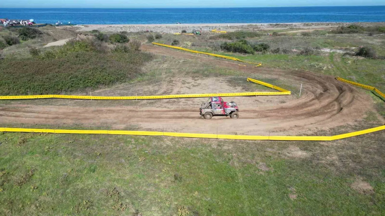 Karasu sahilinde kum fırtınası: off-road şampiyonluğu için son etap