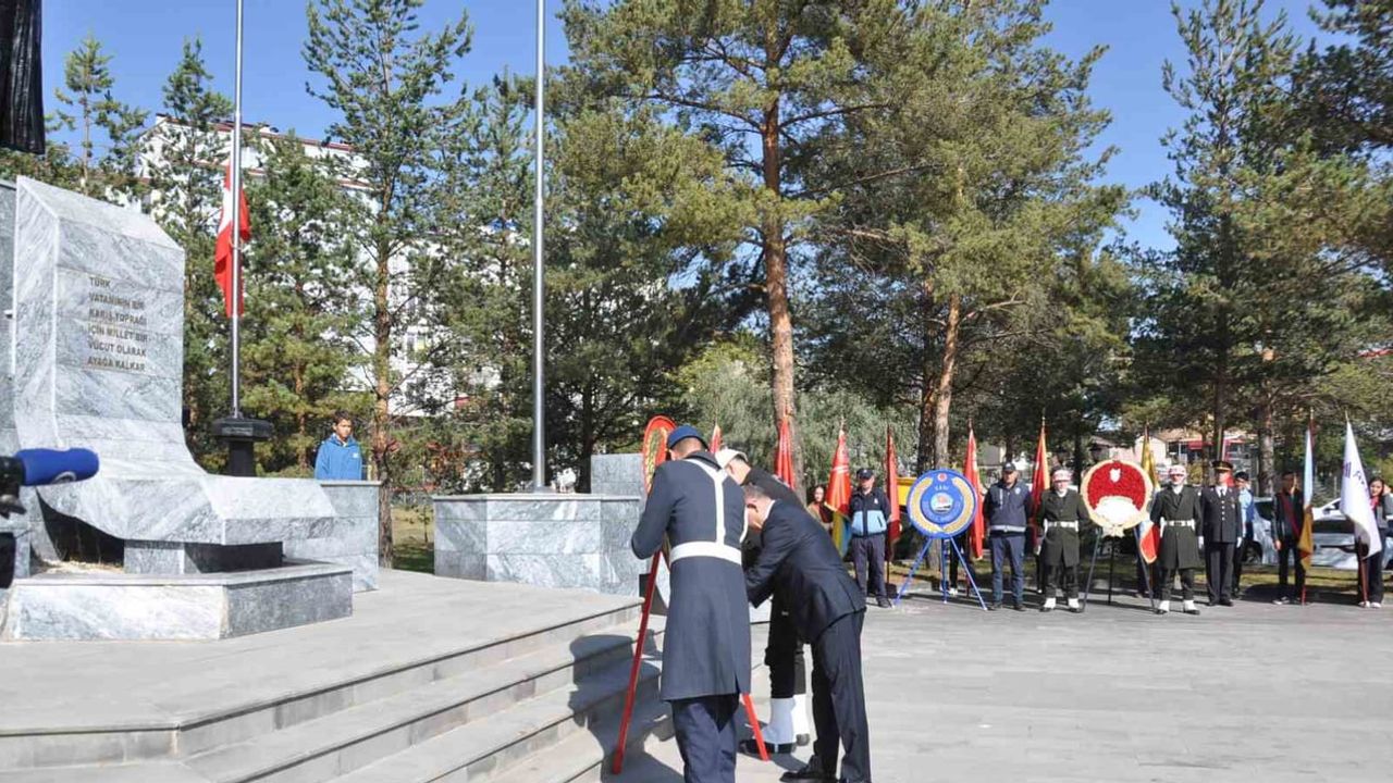 Kars’ta Atatürk’ün gelişinin 102. yıl dönümü törenlerle anıldı