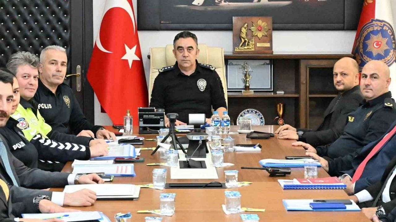 Kars'ta eğitim dönemine yönelik güvenlik önlemleri masaya yatırıldı