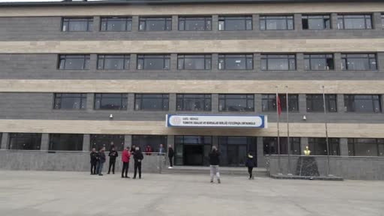 Kars'ta gerçekçi tatbikat: minikler güvenli alana hızla tahliye edildi