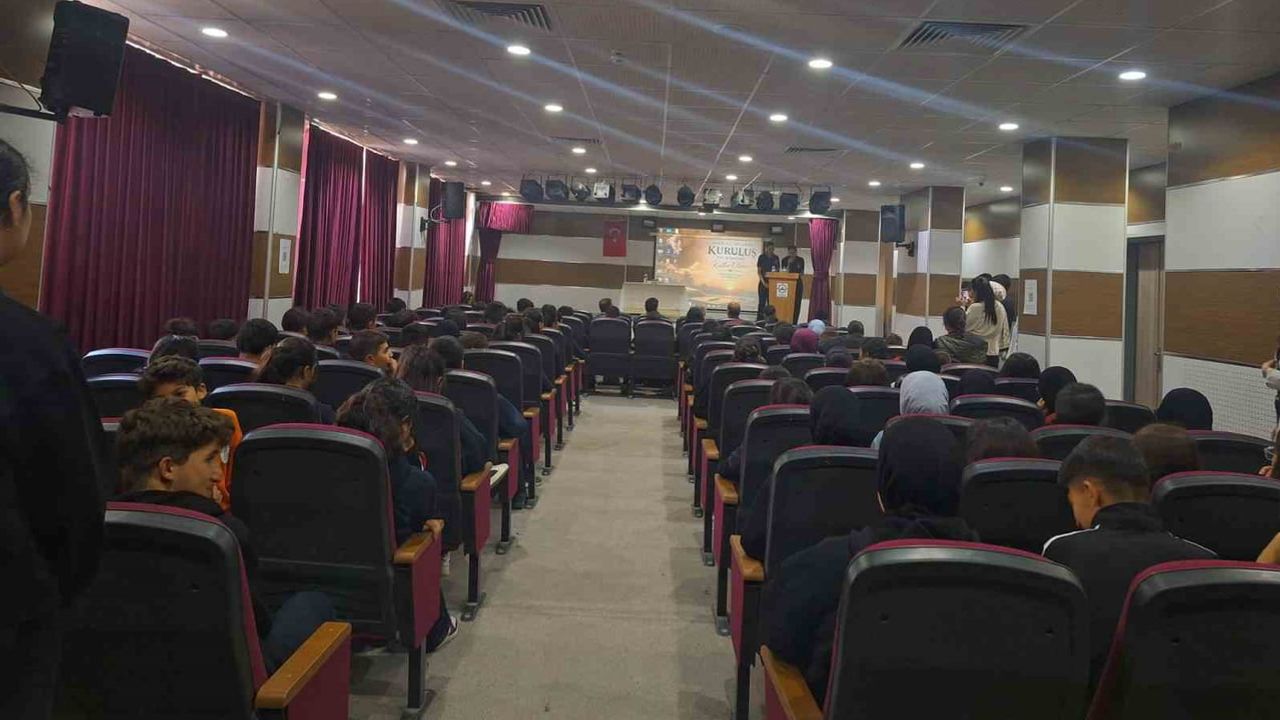 Kars'ta imam hatip geleneği sahnede canlandı