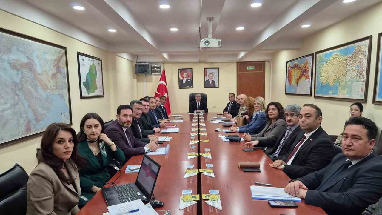 Kars'ta kurumlar hedef odaklı planlarla kadına yönelik şiddete karşı kenetlendi