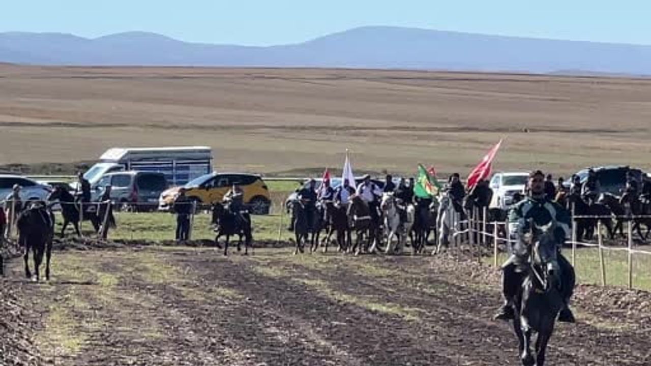 Kars’ta rahvan geleneği Meydancık’ta nefes kesti