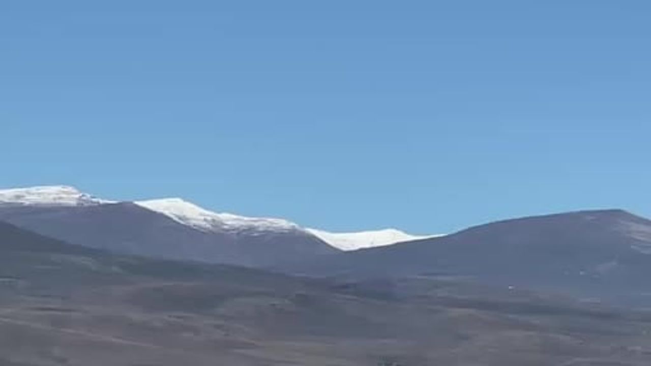 Kars'ta yüksek zirveler kışı müjdeliyor