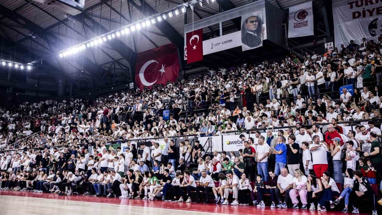 Karşıyaka'da taraftarın dönüşü sonuç getirmedi: Fenerbahçe 97-72 kazandı