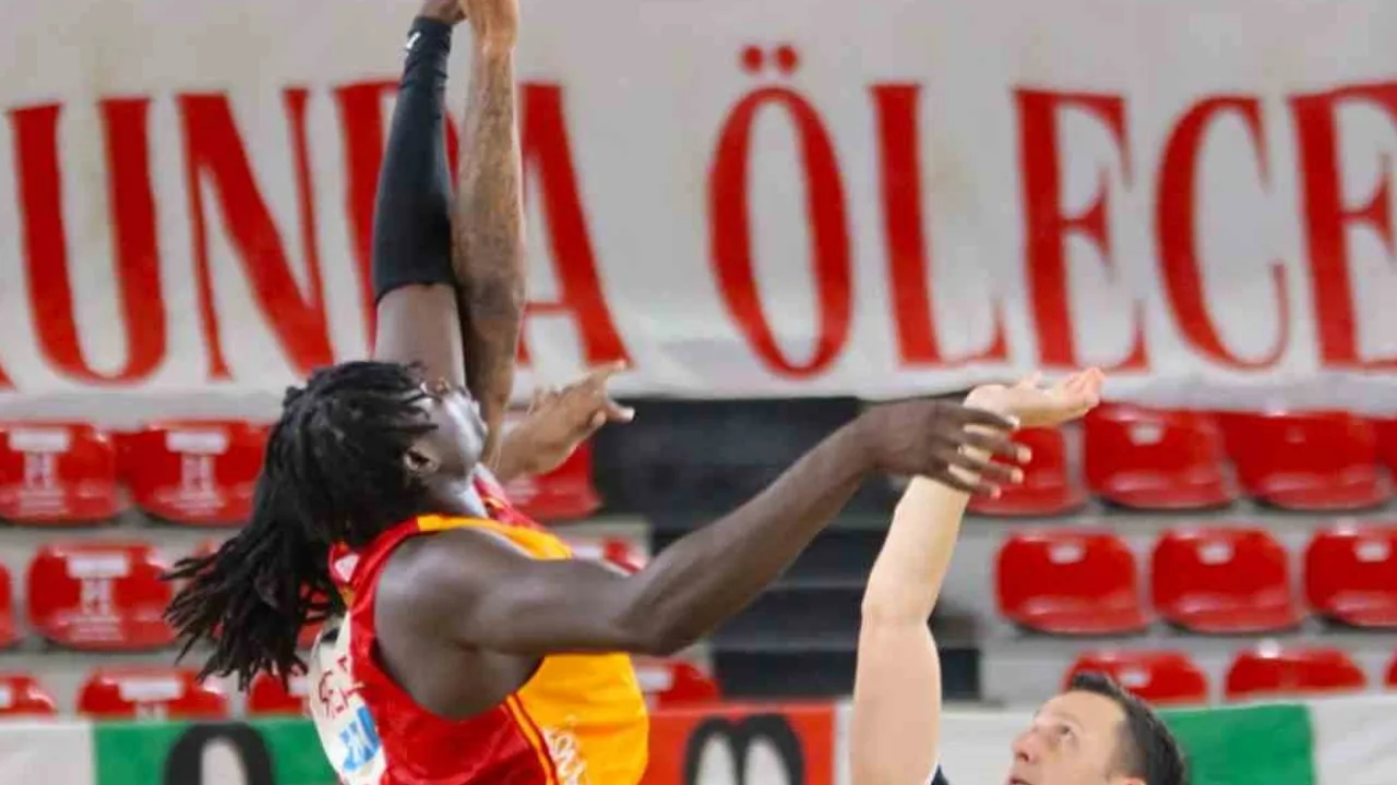 Karşıyaka uzatmada 78-71 ile Galatasaray'ı yendi