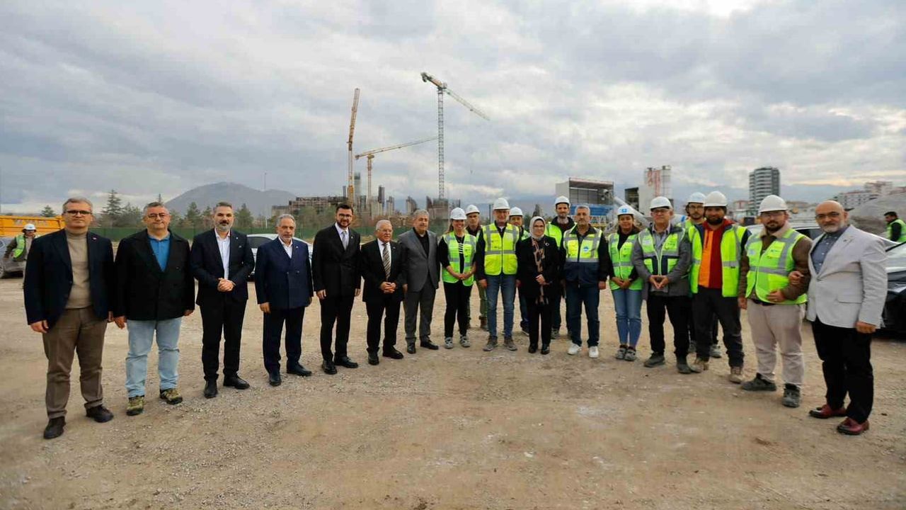 Kartal Katlı Kavşağı'nda dönüşüm yüzde 70'e ulaştı, 2026 hedefi korunuyor