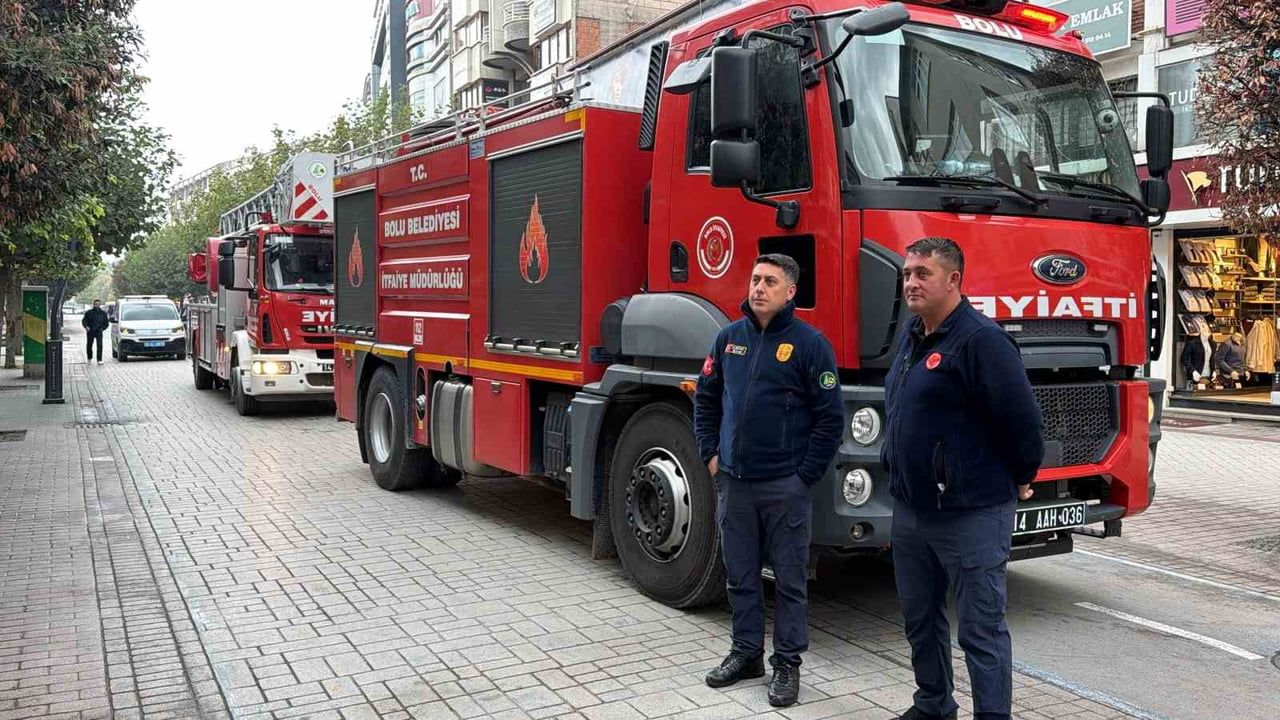 Kasa kablolarından yükselen duman ekipleri alarma geçirdi