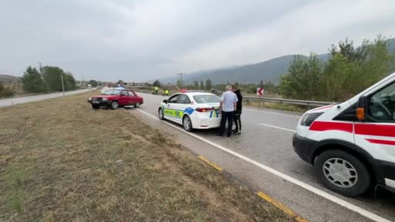 Kastamonu'da kavşakta peş peşe kazalar: üç kişi hastaneye kaldırıldı