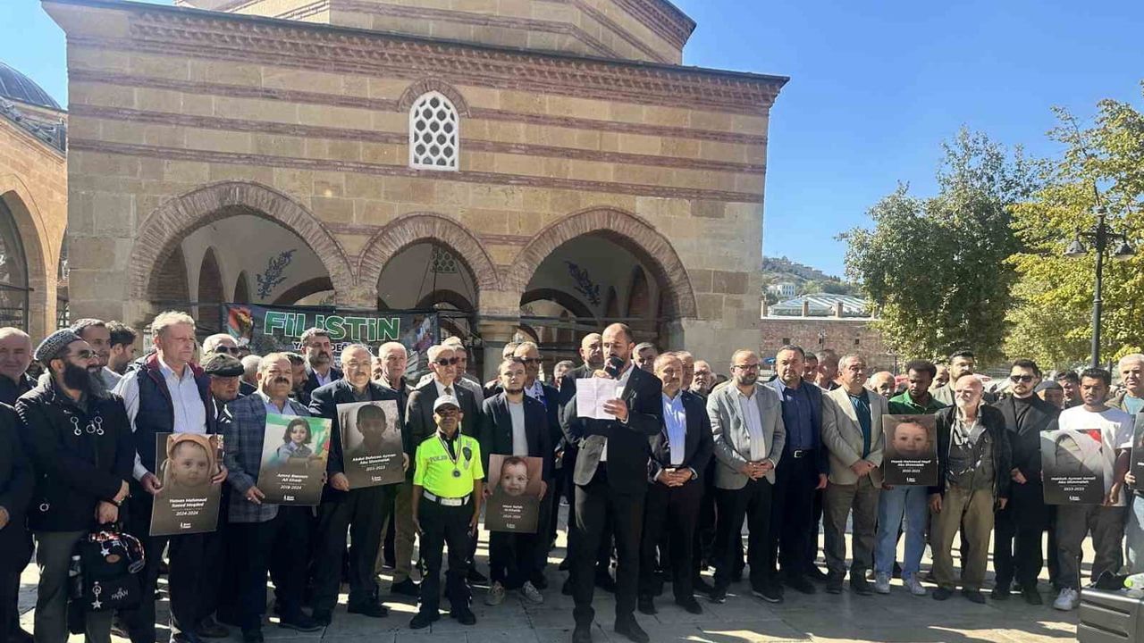 Kastamonu'da Nasrullah Meydanı'nda 7 Ekim anmasında İsrail protestosu